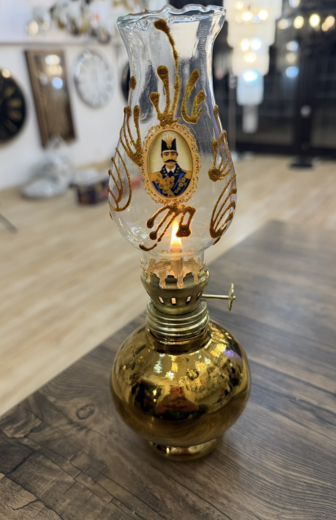 چراغ نفتی مسافرتی کوچک بدنه ابکاری طلایی